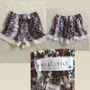 Tillys Kids Fun patterned shorts